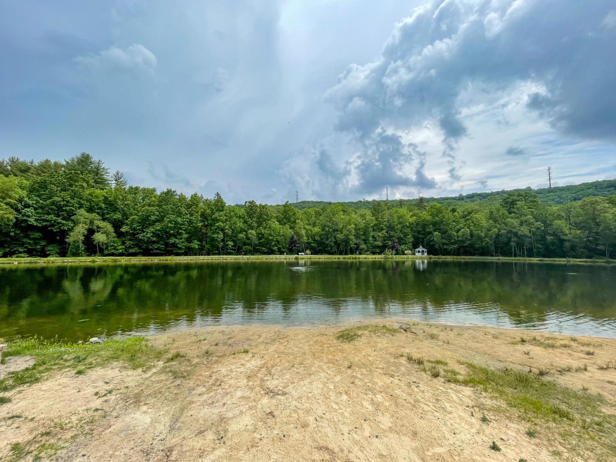 Unique Roundhouse: Hot Tub-Game Room-Firepit&More! Bushkill Luaran gambar