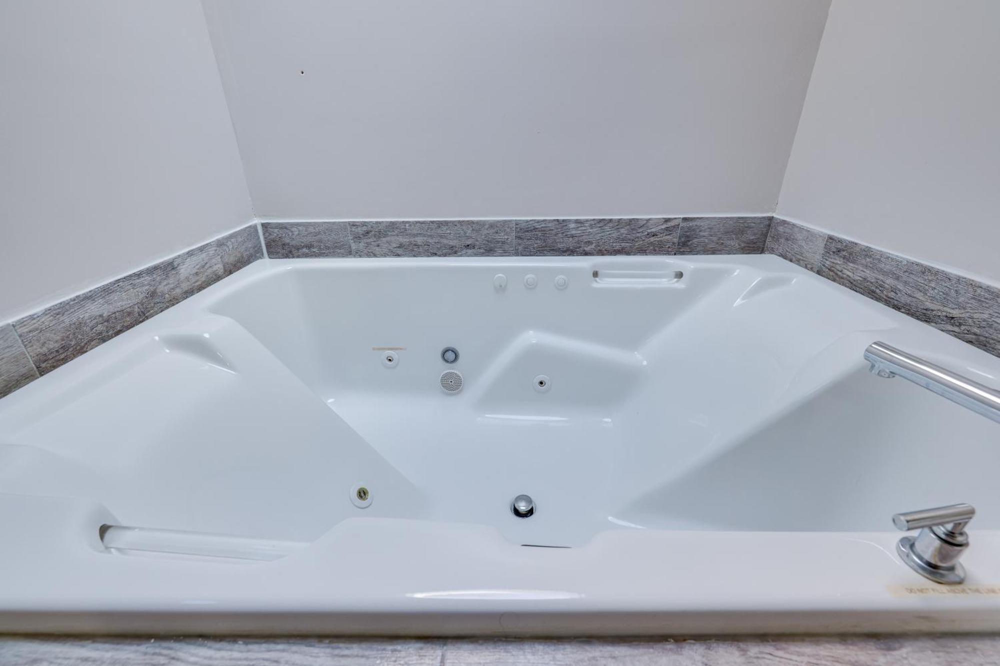 Unique Roundhouse: Hot Tub-Game Room-Firepit&More! Bushkill Luaran gambar